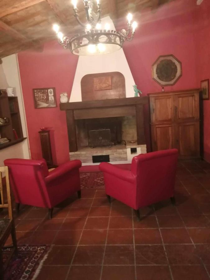 Beb Le Case Rosse Bed and Breakfast Verucchio Exteriör bild